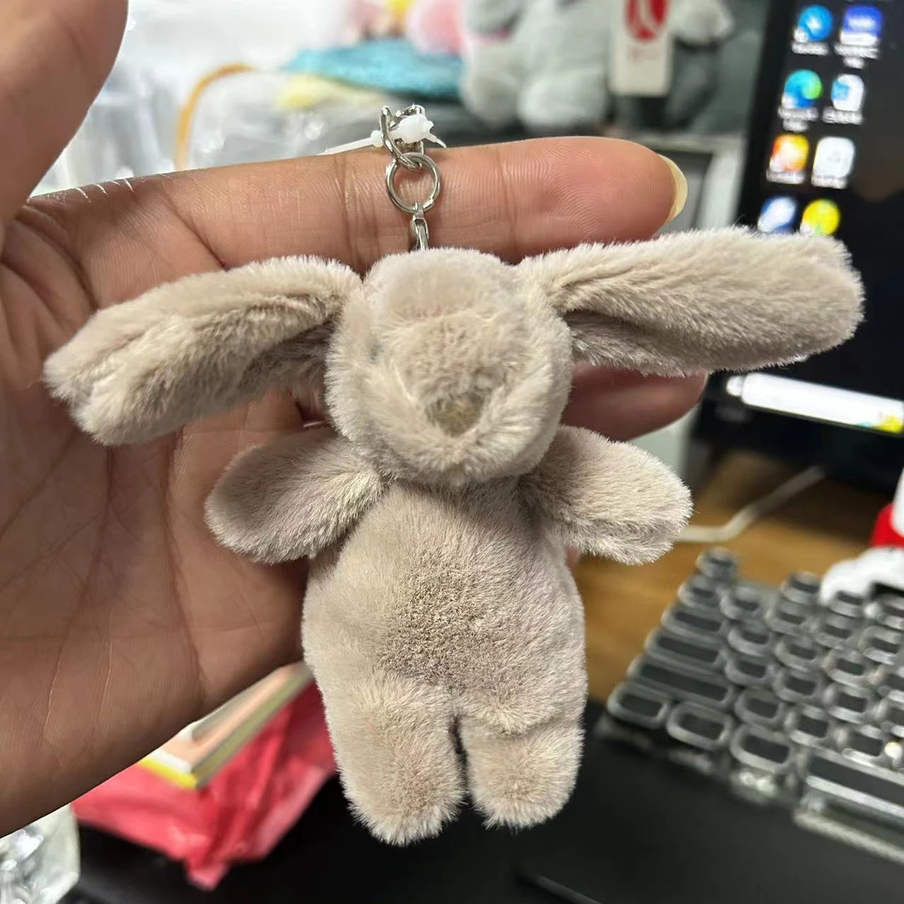 Porte-clés Lapin Mignon en Pel - Mobile Electronics Gadgets avis et prix